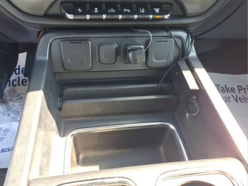 Used 2018 Chevrolet Silverado 2500 High Country w/ Duramax Plus Package image 13