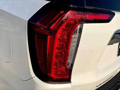 Used 2021 GMC Yukon SLT w/ SLT Premium Package image 29