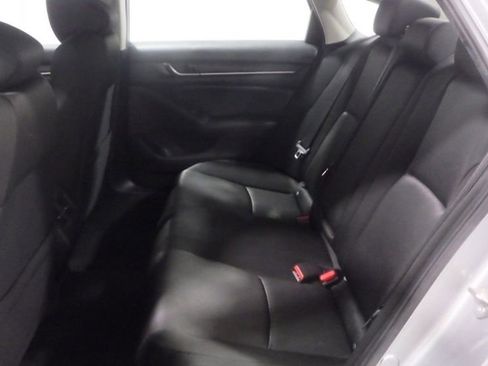 Used 2019 Honda Accord EX image 7