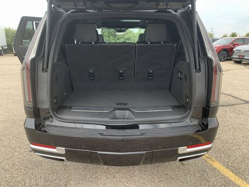 Used 2025 Cadillac Escalade Premium Luxury w/ LPO, Floor Liner Package image 20