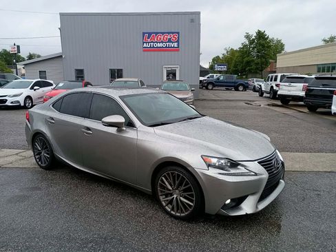 Used 2016 Lexus IS 200t w/ Premium Package RWD image 1