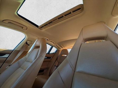Used 2015 Porsche Panamera 4 image 14
