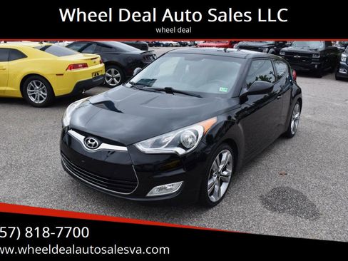 Used 2013 Hyundai Veloster Base 3dr Coupe DCT w/ Tech Pkg image 1