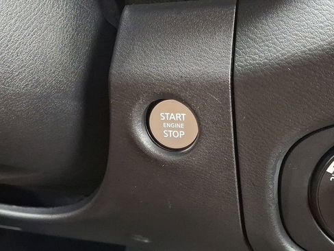 Used 2022 Nissan Frontier PRO-4X image 24