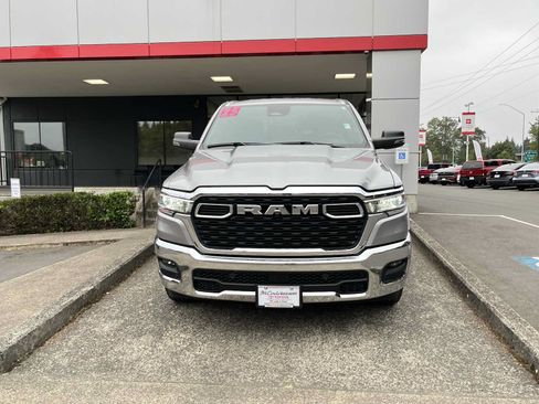 Used 2025 RAM 1500 Big Horn AWD/4WD image 3