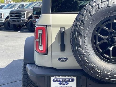 New 2025 Ford Bronco Badlands image 32