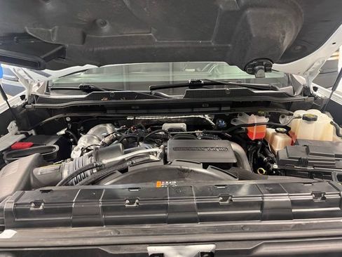 Used 2024 Chevrolet Silverado 2500 LT image 9