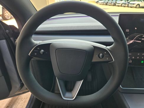 Used 2026 Tesla Model Y Long Range RWD image 11