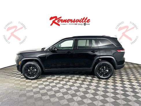 New 2026 Jeep Grand Cherokee Altitude image 4