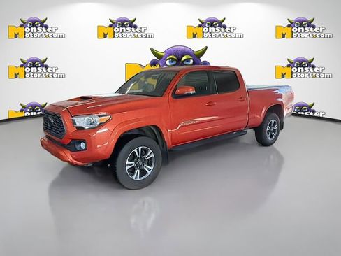 Used 2018 Toyota Tacoma SR5 AWD/4WD image 1