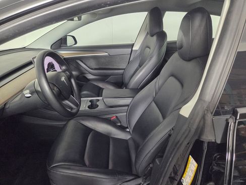 Used 2022 Tesla Model 3 Standard Range image 10