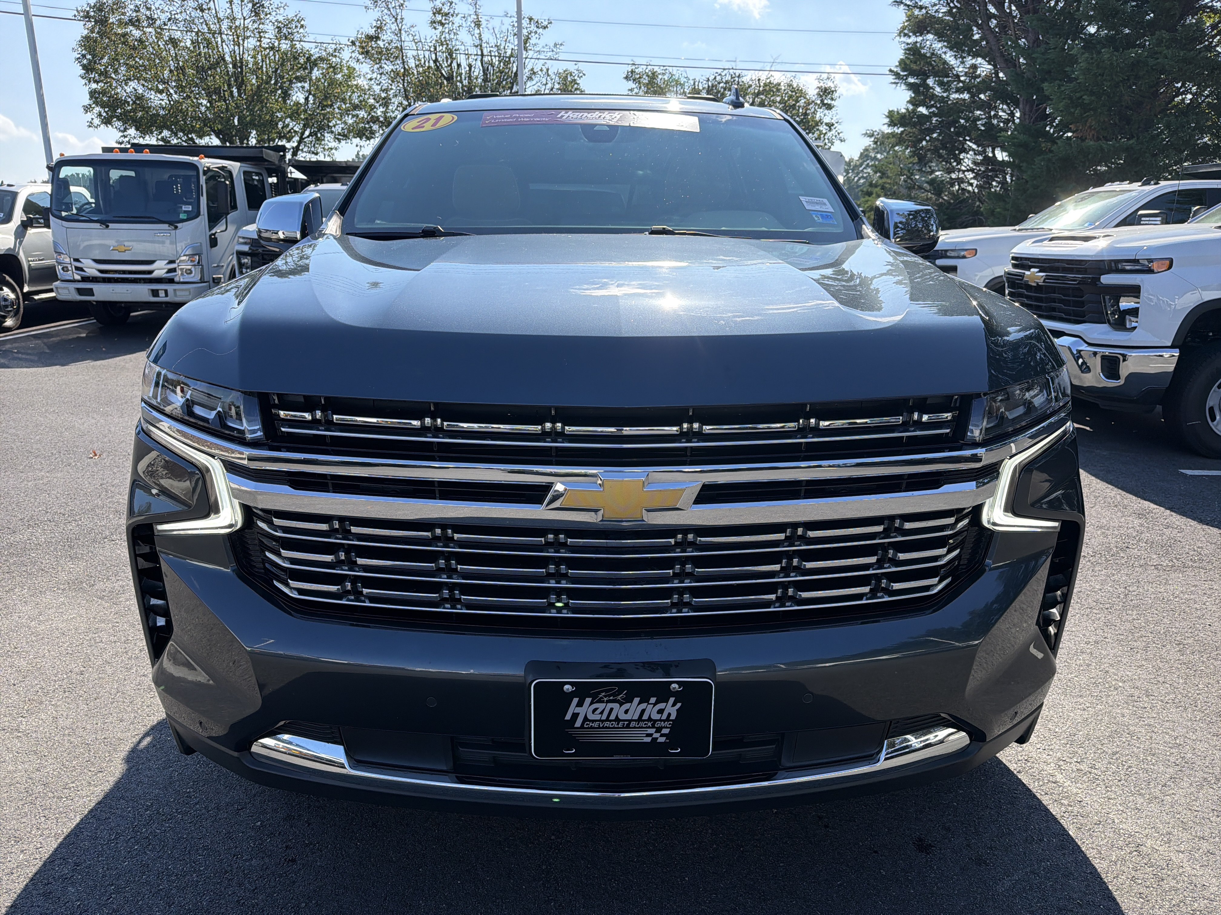 Used 2021 Chevrolet Suburban Premier AWD/4WD image 3