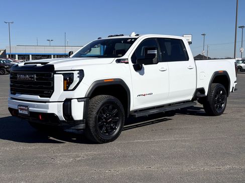 Used 2024 GMC Sierra 2500 AT4 w/ Technology Package image 10