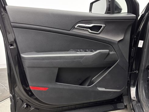 Used 2023 Kia Sportage LX image 10