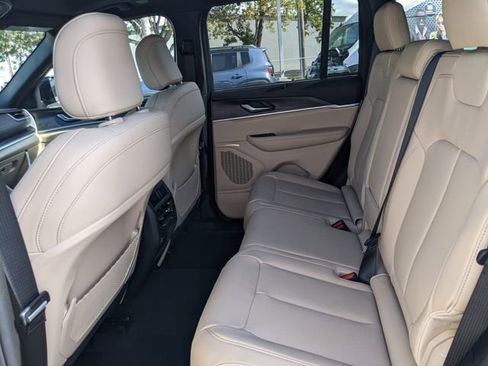 New 2025 Jeep Grand Cherokee Limited w/ Luxury Tech Group II image 12