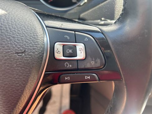 Used 2015 Volkswagen Jetta SE FWD image 25
