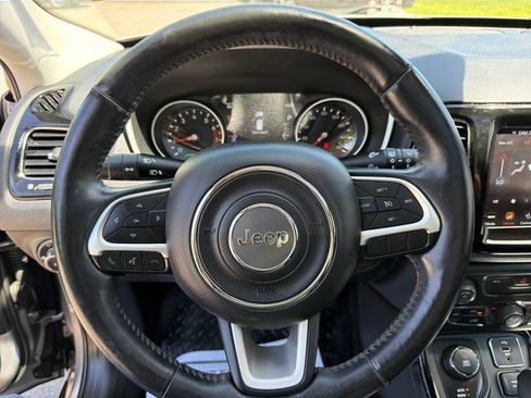 Used 2018 Jeep Compass Limited w/ Navigation Group AWD/4WD image 16