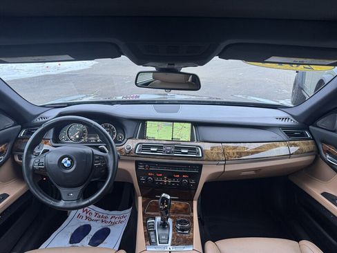 Used 2014 BMW 750Li xDrive image 18