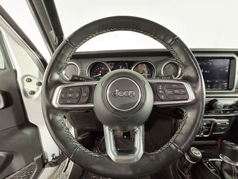 Used 2022 Jeep Wrangler Unlimited Sahara w/ Cold Weather Group image 11