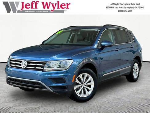 Used 2018 Volkswagen Tiguan SE w/ Panoramic Sunroof Package FWD image 1