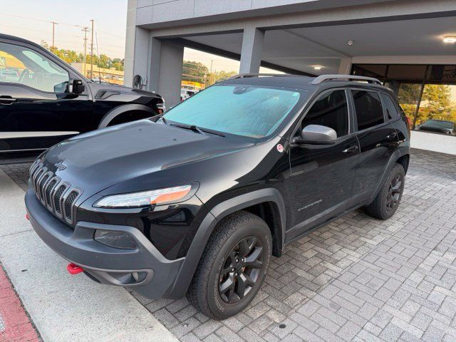 Used 2018 Jeep Cherokee Trailhawk w/ Quick Order Package 27L AWD/4WD image 2