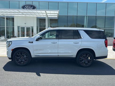 Used 2023 GMC Yukon Denali w/ Max Trailering Package image 3