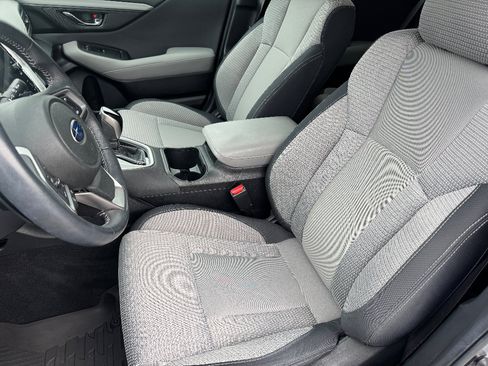 Used 2022 Subaru Outback Premium image 11