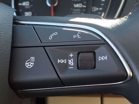 Used 2021 Audi Q5 Premium w/ Convenience Package image 22