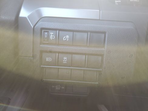 Used 2024 Toyota Tacoma TRD Off-Road AWD/4WD image 20