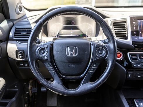 Used 2017 Honda Pilot Touring image 35