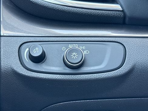 Used 2020 Buick Encore Preferred w/ Safety Package FWD image 18