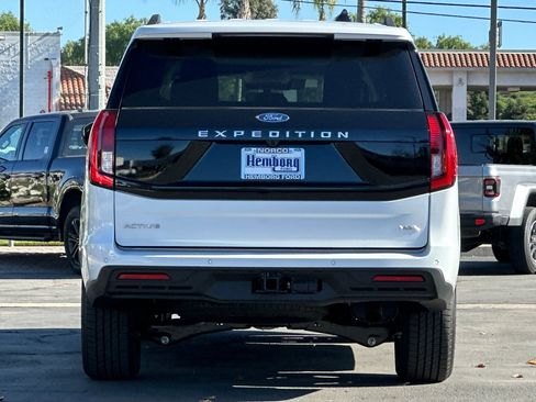 New 2025 Ford Expedition Max Active image 5
