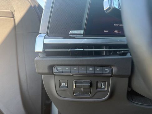 Certified 2026 Cadillac Escalade Luxury w/ Touring Package AWD/4WD image 19