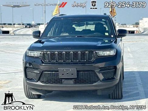 Certified 2023 Jeep Grand Cherokee Altitude AWD/4WD image 1