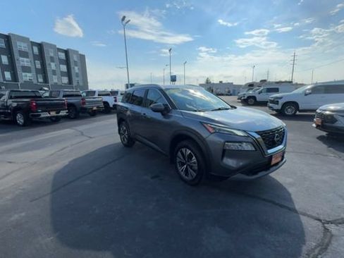 Used 2023 Nissan Rogue SV w/ SV Premium B Package AWD/4WD image 2