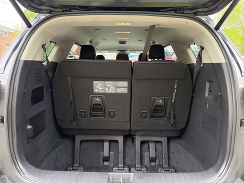 Certified 2025 Kia Carnival EX FWD image 26