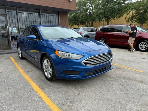 Used 2018 Ford Fusion SE FWD image 3