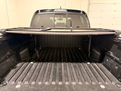 Used 2017 Toyota Tacoma SR5 image 10