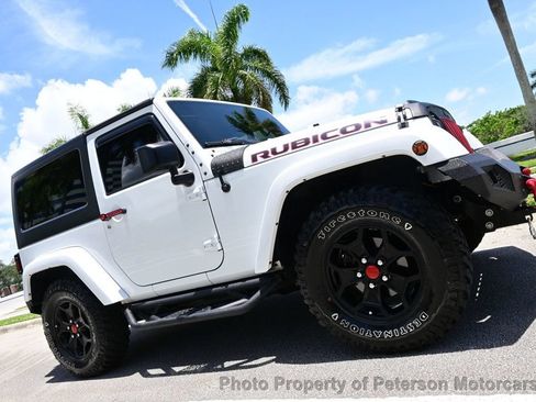 Used 2018 Jeep Wrangler Sahara w/ Connectivity Group AWD/4WD image 1