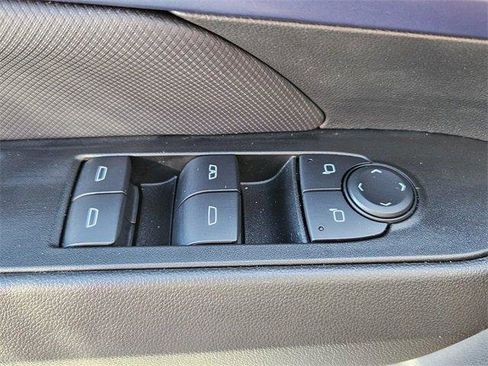 Used 2025 Chevrolet Equinox EV LT w/ Convenience Package image 17