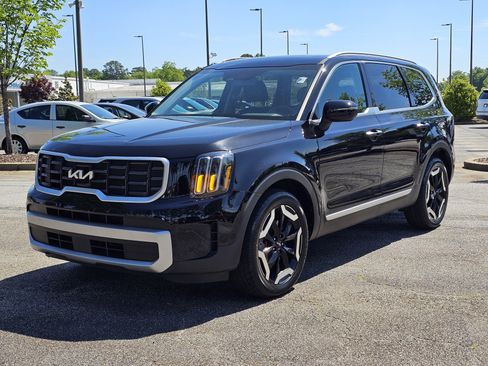 Used 2024 Kia Telluride S w/ S Sunroof Package FWD image 2