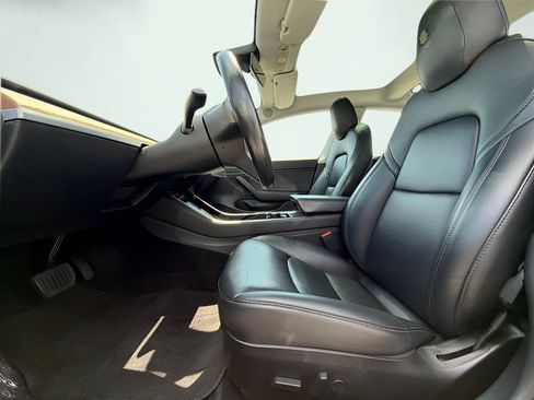 Used 2019 Tesla Model 3 Mid Range RWD image 16