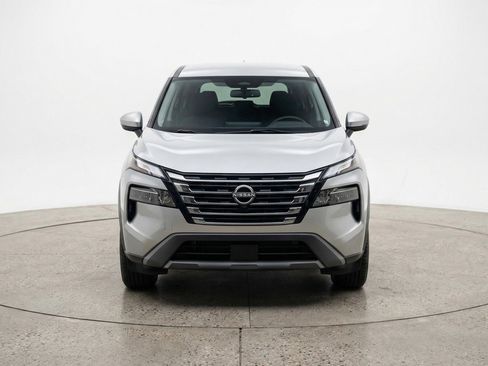 Used 2025 Nissan Rogue SV FWD image 2