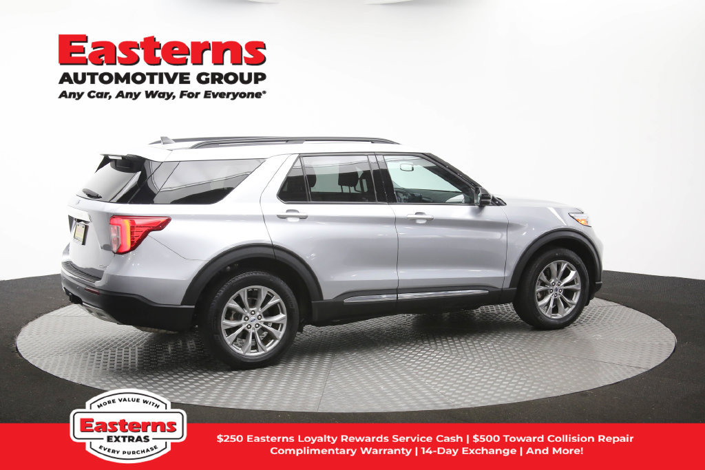 Used 2023 Ford Explorer XLT w/ Equipment Group 202A AWD/4WD image 45