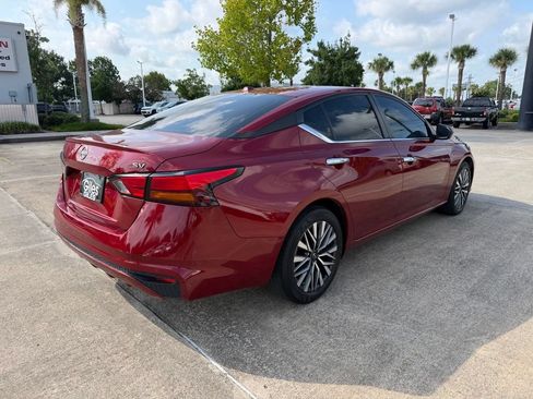Used 2024 Nissan Altima 2.5 SV FWD image 5