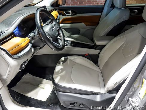 Used 2022 Jeep Compass Limited AWD/4WD image 12