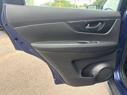 Used 2020 Nissan Rogue S AWD/4WD image 13
