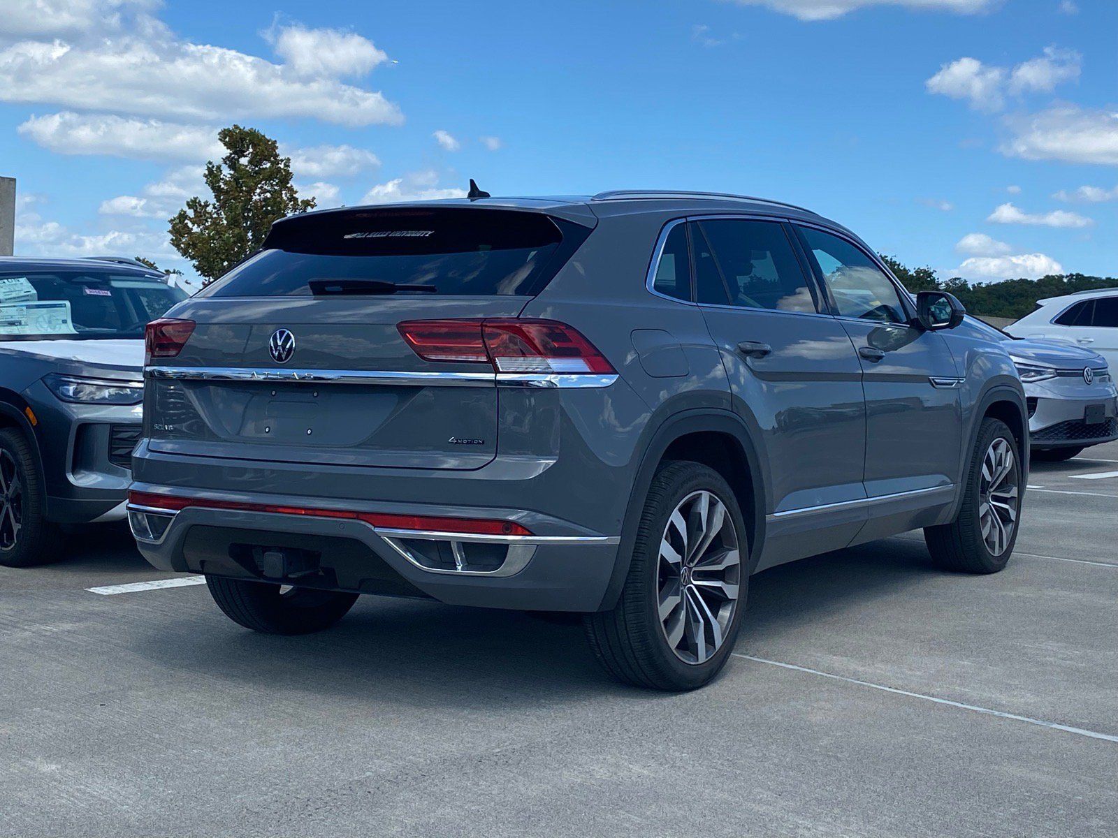 Used 2023 Volkswagen Atlas Cross Sport SEL Premium R-Line AWD/4WD image 3