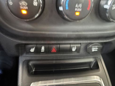 Used 2015 Jeep Patriot Latitude FWD image 15