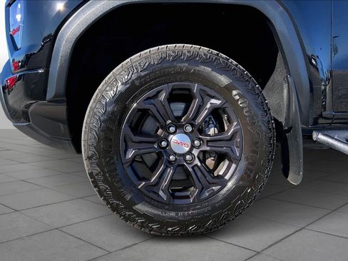 Used 2024 GMC Canyon Elevation w/ Convenience Package image 11